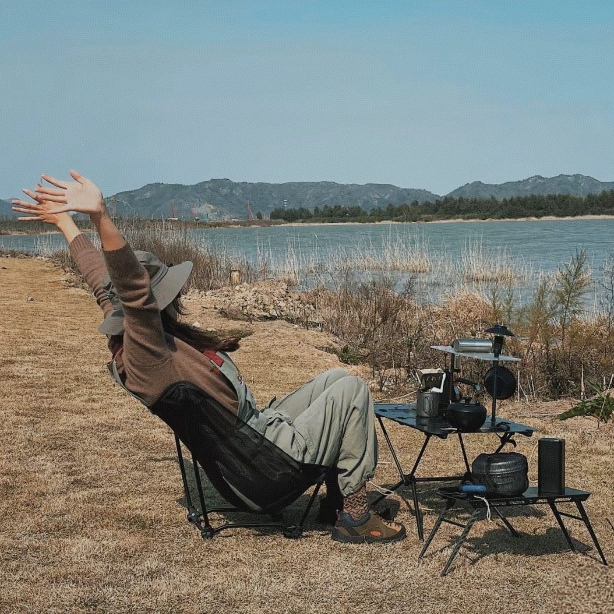 Portable Off Ground Folding Mo - Outdoor Camping Table And Chairs recensie en prijs